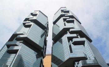 What is the difference between offshore and onshore companies? (source: Pexels)