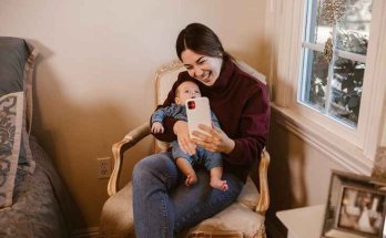 can my spouse visit me on tourist visa Indonesia (source:pexels)