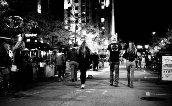 things to do in Bali at night (source:pexels)