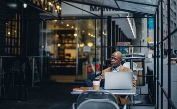 difference between entrepreneur and entrepreneurship (source:pexels)