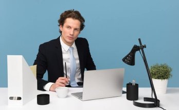 Differences Between Entrepreneurs and Managers (source:pexels)