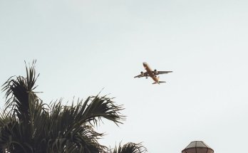 What is the difference between B211A and Visa On Arrival Indonesia?